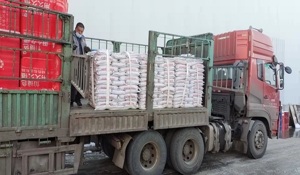 看完就能立顿时手使用瓷砖胶了！